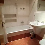 Helles Und Grosszuegiges Souterrain Apartman