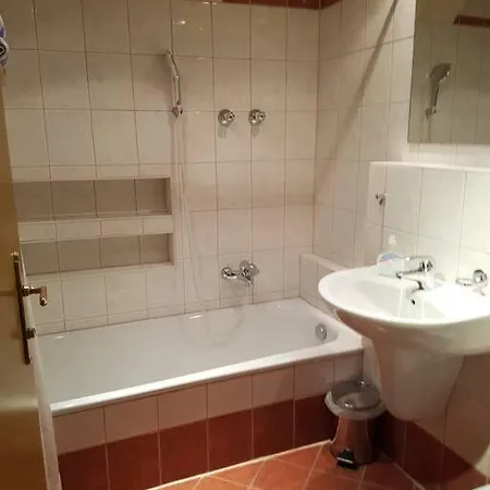 Apartamento Helles Und Grosszuegiges Souterrain